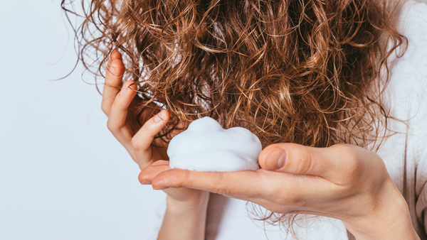 Curly Hair Winter Myths: Debunking Common Misconceptions!